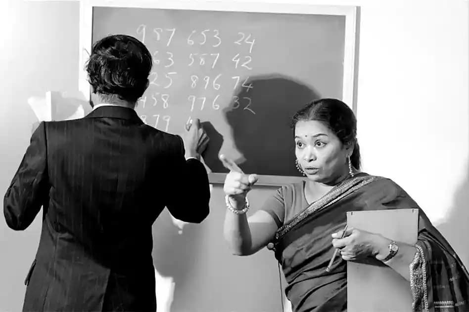 शकुंतला देवी: जिनके लिए गणित की गणनाएँ बाएँ हाथ का खेल थीं 